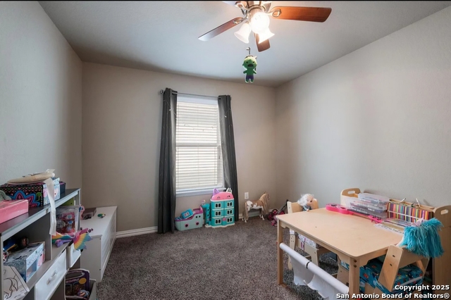 Listing photo id 18 for 8252 Breezy Cove