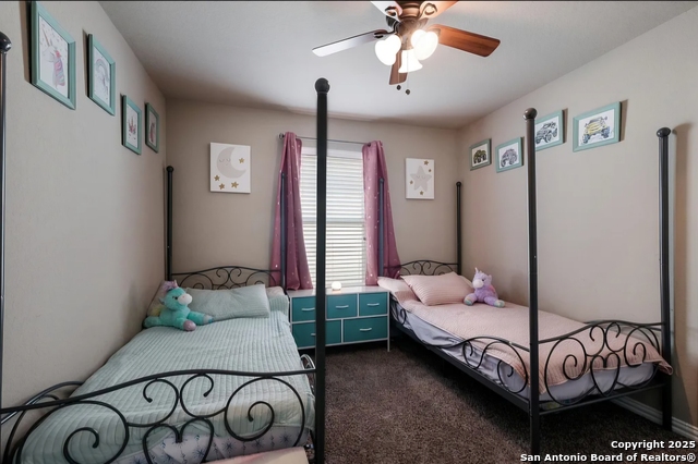 Listing photo id 19 for 8252 Breezy Cove