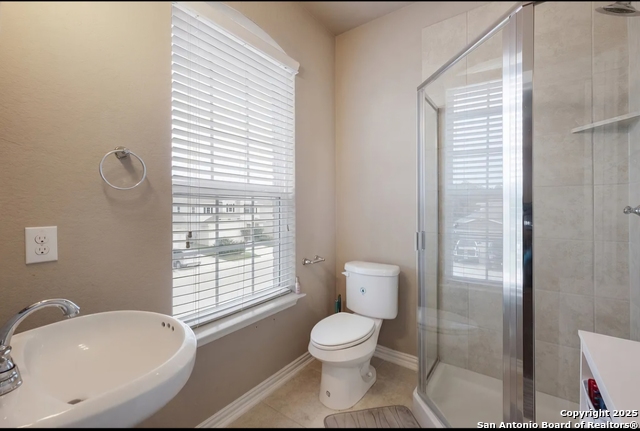 Listing photo id 24 for 8252 Breezy Cove