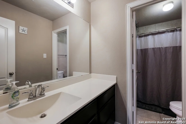 Listing photo id 25 for 8252 Breezy Cove