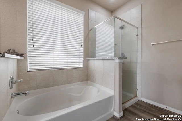 Listing photo id 26 for 8252 Breezy Cove