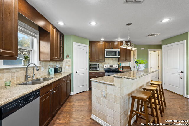 Image 17 of 38 For 556 Apollo Drive