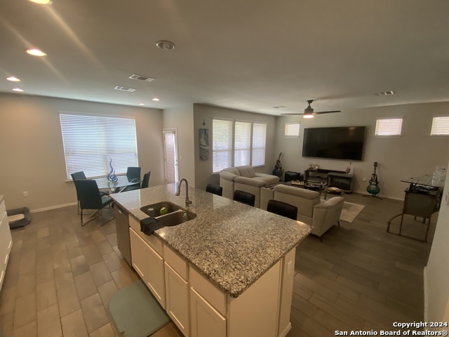 Listing photo id 11 for 9428 Hunter  