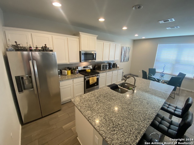 Listing photo id 13 for 9428 Hunter  