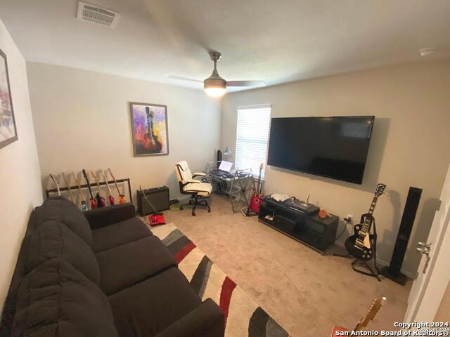 Listing photo id 21 for 9428 Hunter  