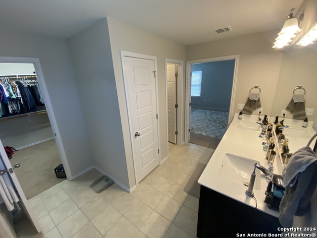 Listing photo id 30 for 9428 Hunter  