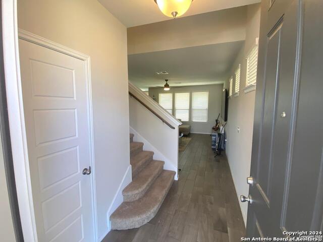 Listing photo id 3 for 9428 Hunter  