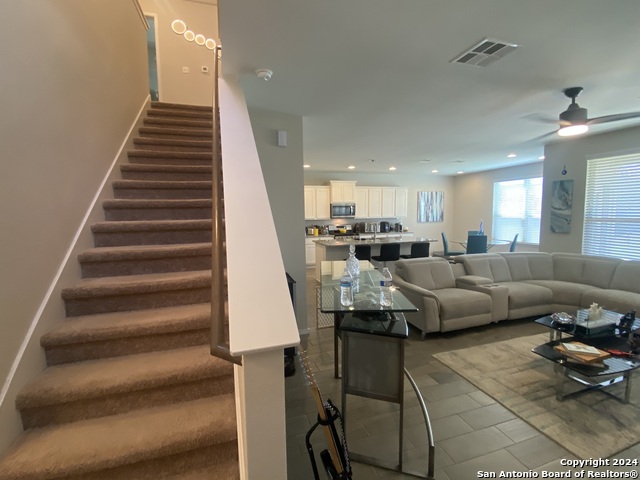 Listing photo id 6 for 9428 Hunter  