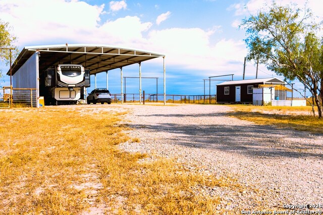 Listing photo id 8 for 2741 Fm 2924