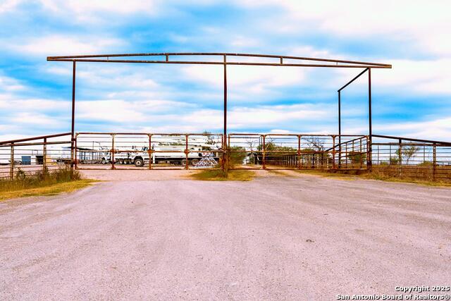 Listing photo id 0 for 2741 Fm 2924