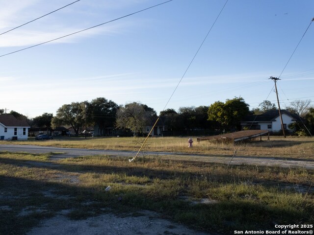 Image 2 of 5 For 307 Huntington W