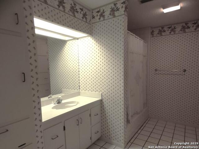 Image 22 of 50 For 40 Encino Loma