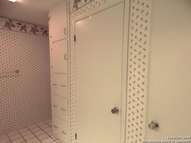 Image 23 of 50 For 40 Encino Loma