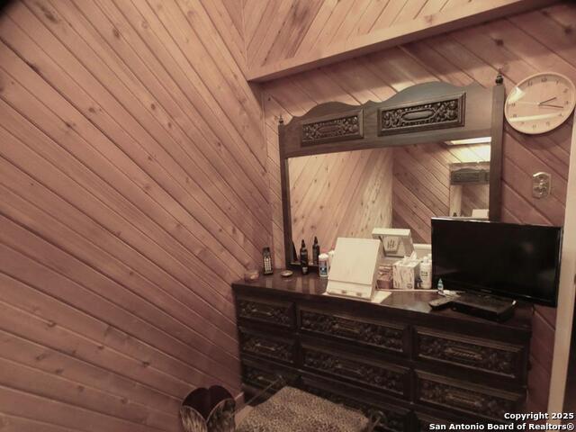 Image 27 of 50 For 40 Encino Loma