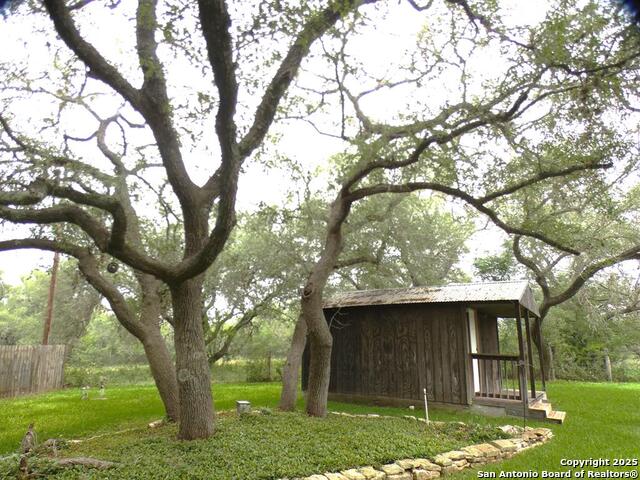 Image 39 of 50 For 40 Encino Loma