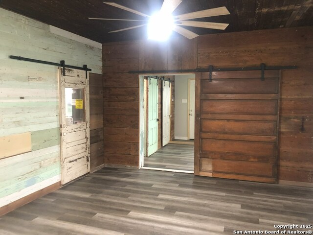 Listing photo id 7 for 443 Bee  