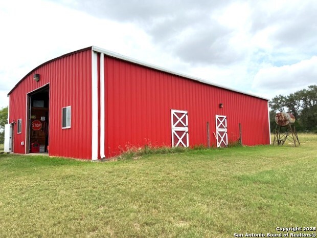 Listing photo id 19 for 3737 Cr 306  