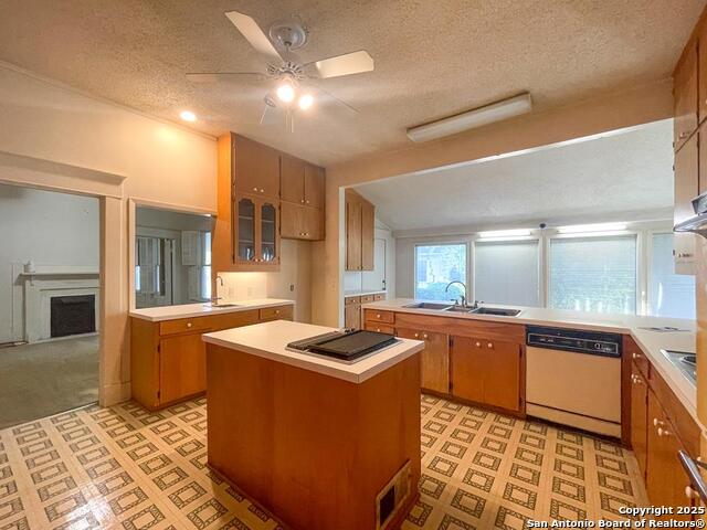 Image 11 of 45 For 911 Madison Ave N