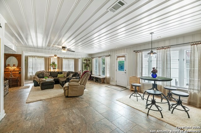 Image 20 of 75 For 1001 Adams St. N