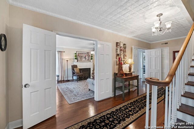 Image 5 of 75 For 1001 Adams St. N