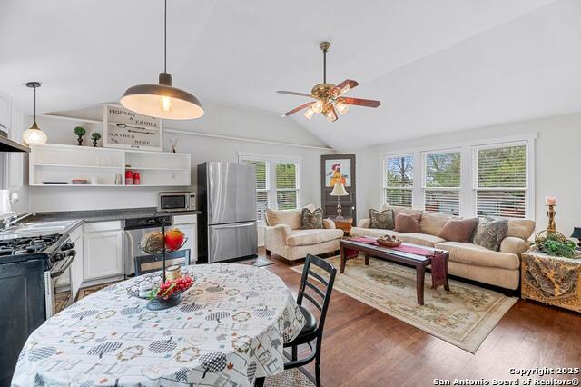 Image 54 of 75 For 1001 Adams St. N