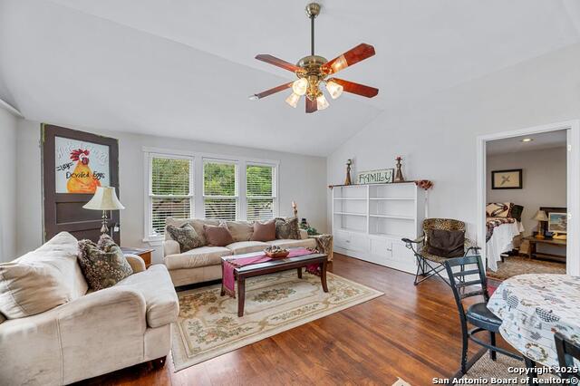 Image 56 of 75 For 1001 Adams St. N