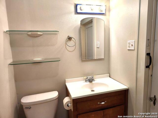 Image 10 of 19 For 303 Milam  