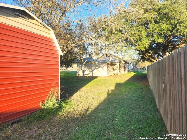 Image 17 of 19 For 303 Milam  