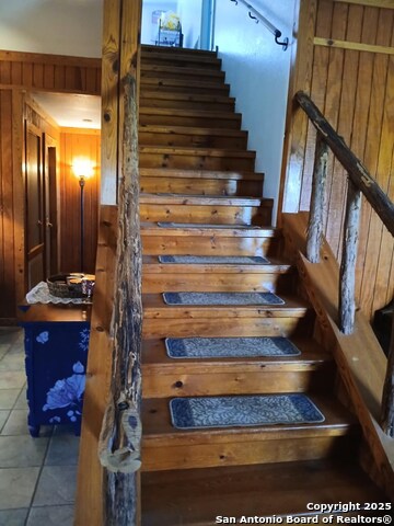 Listing photo id 11 for 1121 Colony Drive