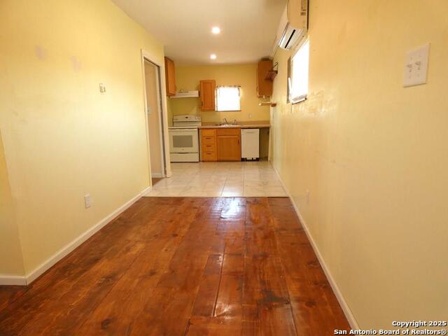 Image 10 of 12 For 911 Steiner E