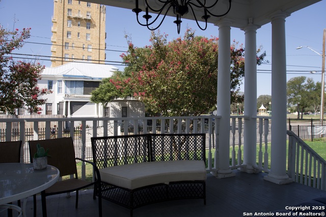 Image 14 of 42 For 421 Howard St.