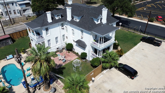 Image 2 of 42 For 421 Howard St.