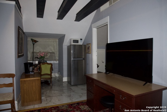 Image 25 of 42 For 421 Howard St.