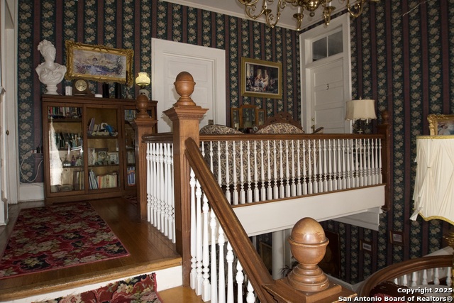 Image 32 of 42 For 421 Howard St.