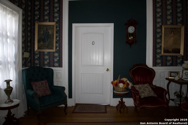 Image 33 of 42 For 421 Howard St.