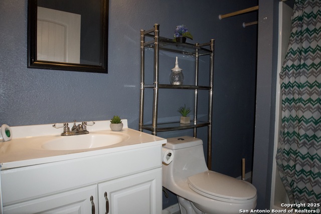 Image 35 of 42 For 421 Howard St.