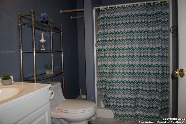 Image 36 of 42 For 421 Howard St.