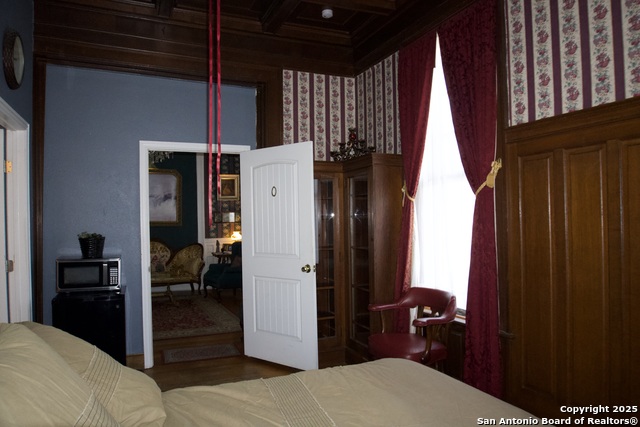 Image 37 of 42 For 421 Howard St.