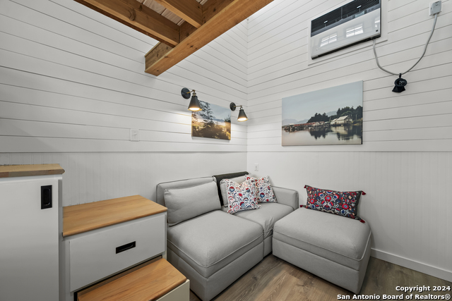 Image 15 of 34 For 108 Lakeside Cv