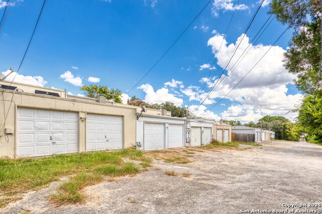 Listing photo id 16 for 420 Amistad
