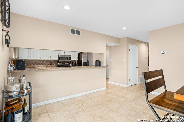 Listing photo id 4 for 420 Amistad
