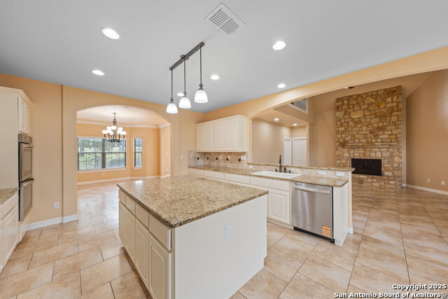 Image 12 of 37 For 169 Abrego Lake