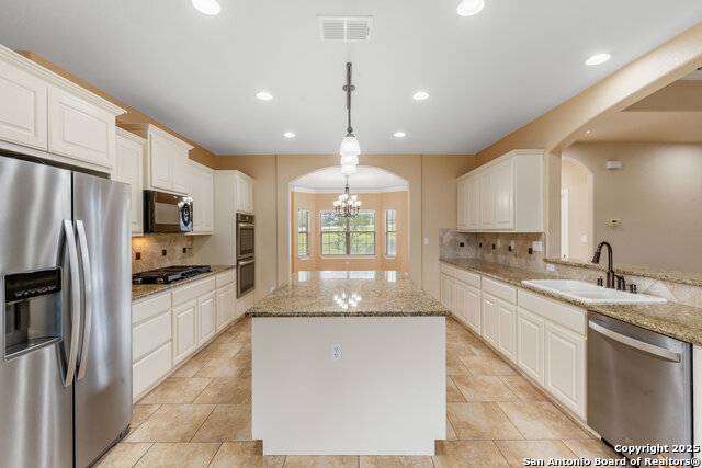 Image 13 of 37 For 169 Abrego Lake