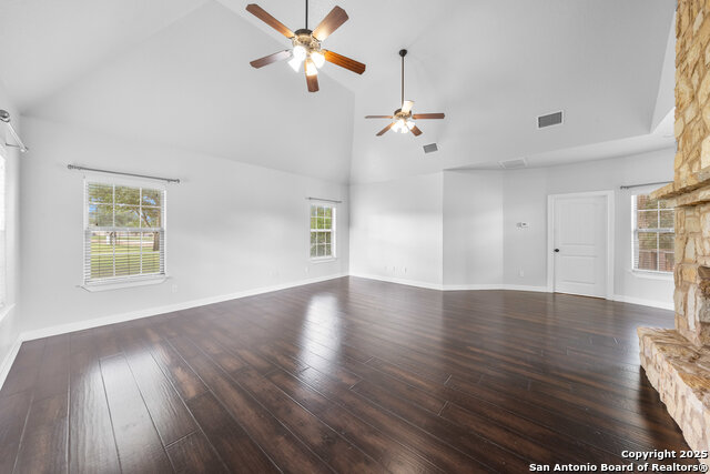 Image 18 of 37 For 169 Abrego Lake