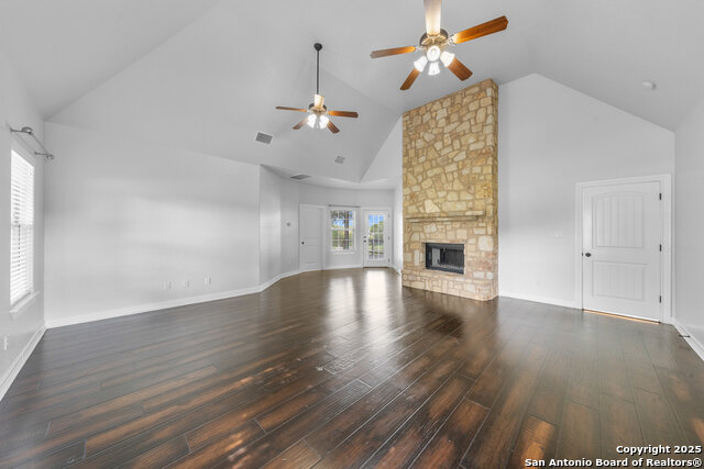 Image 19 of 37 For 169 Abrego Lake