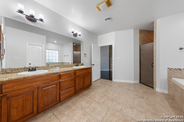 Image 21 of 37 For 169 Abrego Lake