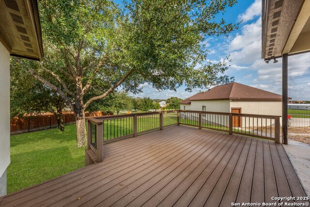 Image 27 of 37 For 169 Abrego Lake