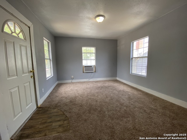 Image 16 of 26 For 809 Kayton Ave