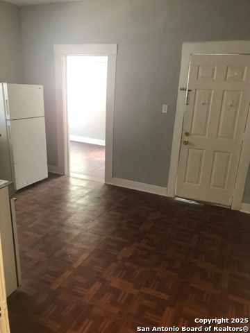 Image 21 of 26 For 809 Kayton Ave