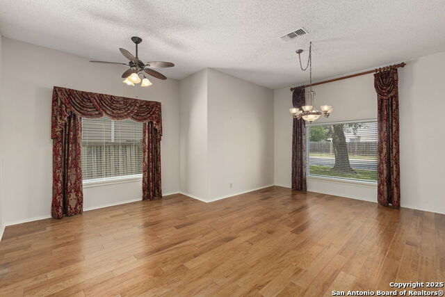 Listing photo id 9 for 9038 Deer Park